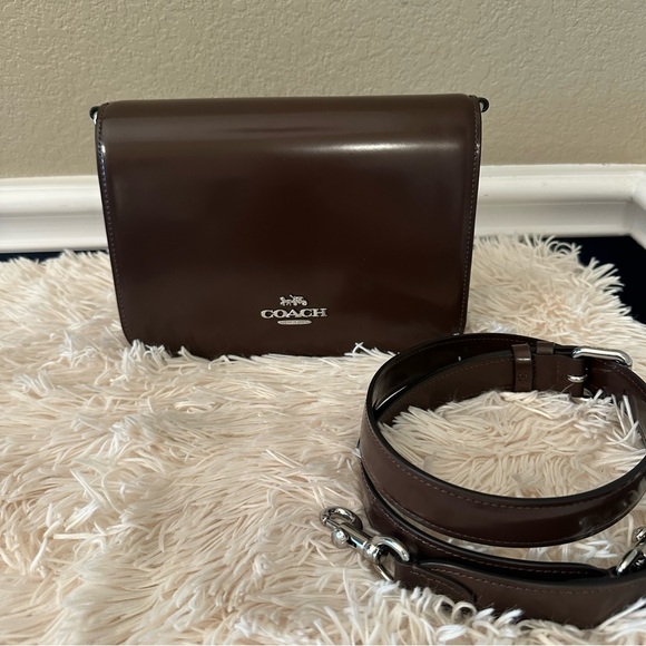 Coach Handbags - Coach Quinn crossbody in Maple